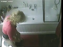 Người phụ nữ với hình phimsex cap 2 xăm thích vòi nước của mình